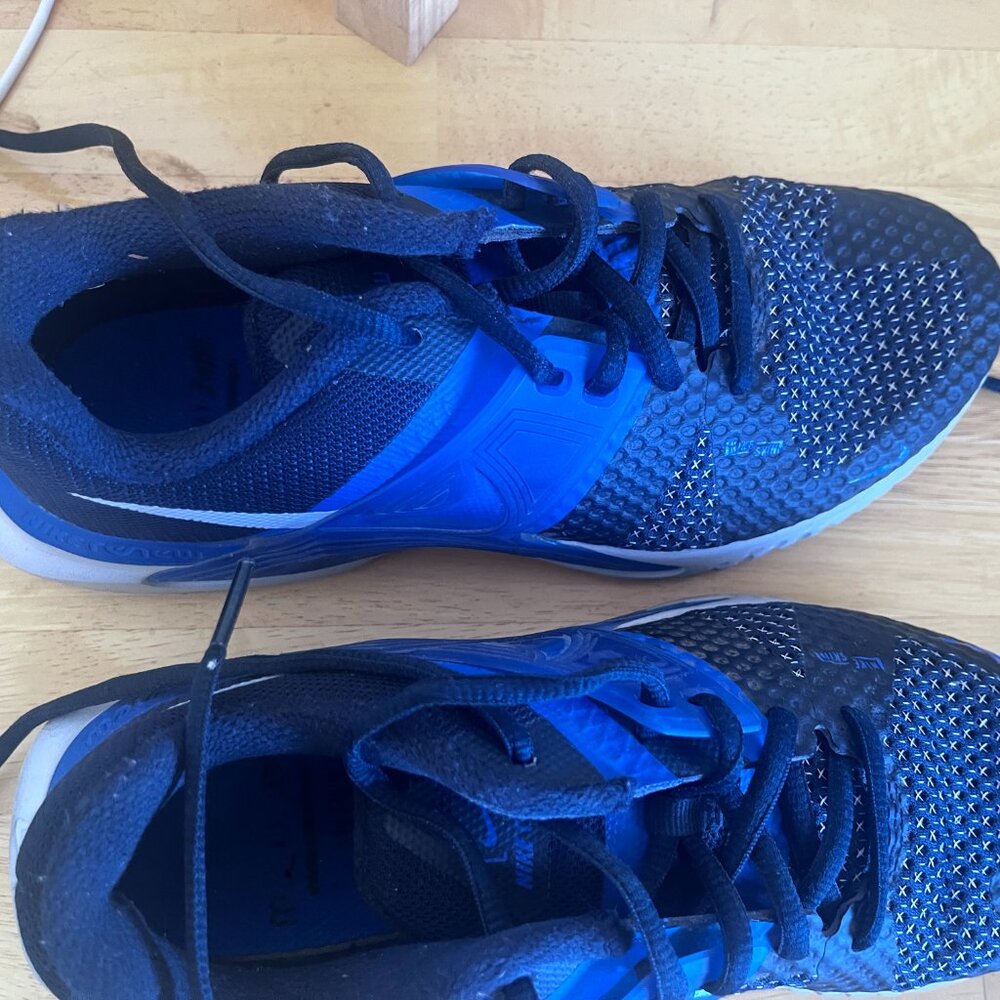 Nikes - Picture 3 of 5